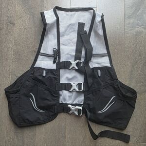 Running Water Hydration Adjustable Vest with Whistle